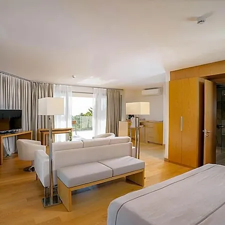 On'live Hotel 5*